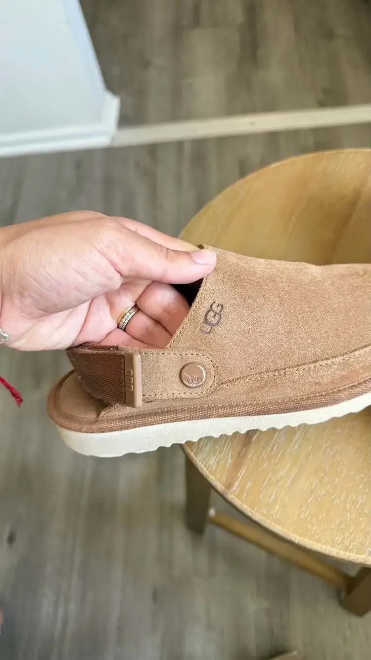UGG Kids Goldenstar Clog in Driftwood